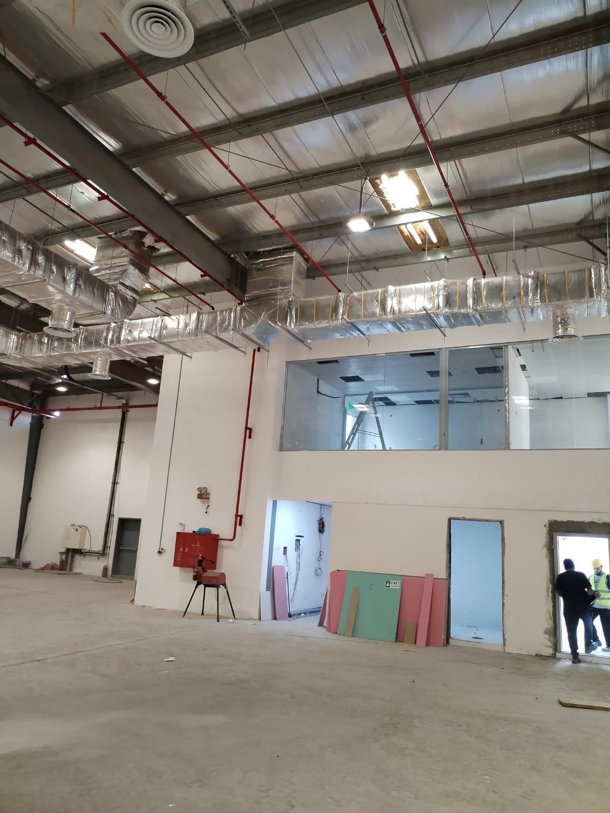 Arabian SWC civil and MEP work on an active construction site